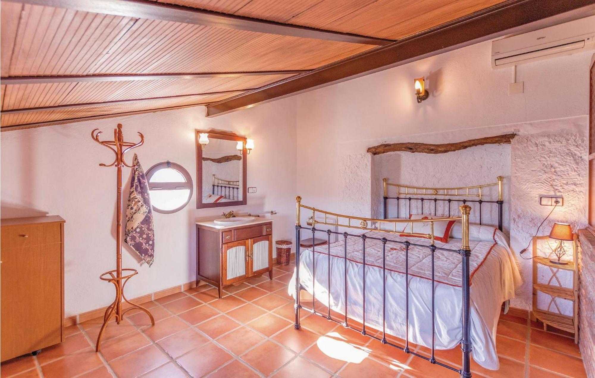 8 Bedroom Lovely Home In Iznajar Ngoại thất bức ảnh